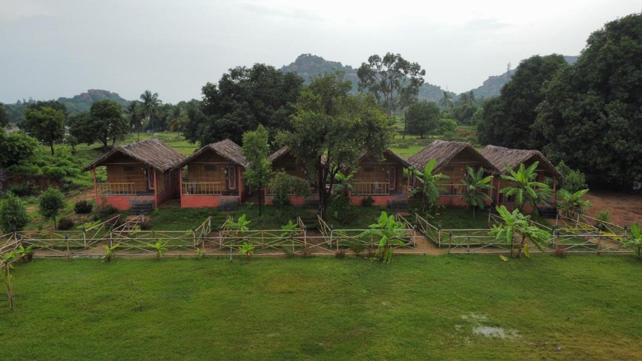 Waterfall Guesthouse Hampi Exterior foto