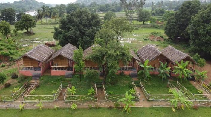 Waterfall Guesthouse Hampi Exterior foto